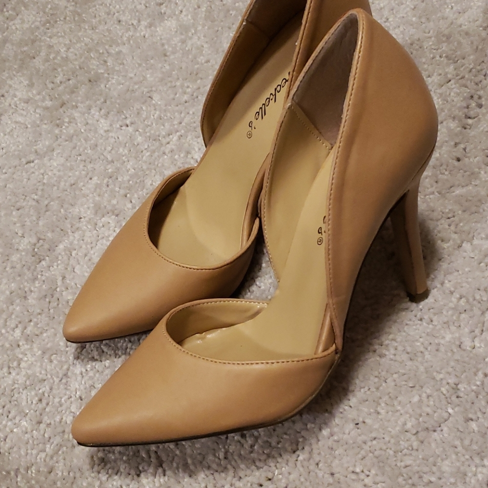 Heels nude - Picture 2 of 2